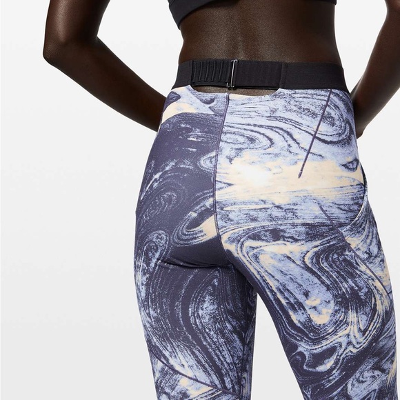 Lululemon Esker Tight in Lava Print Blue Denim Multi Size 4 EUC - Picture 3 of 13